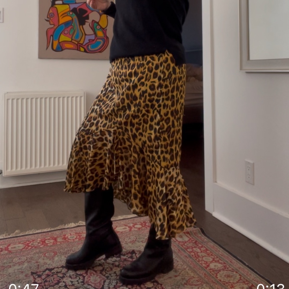 Vintage leopard print skirt with flouncing